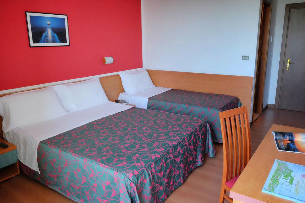 Hotel Fenix Cavallino-Treporti Phòng bức ảnh